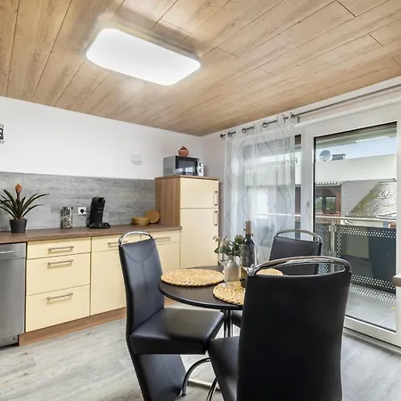 Klein Frankreich Apartment *